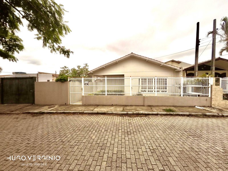 Casa - Venda - Barra da Lagoa - Florianópolis - SC